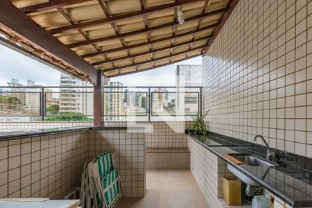 Apartamento à venda com 340m², 4 quartos e 4 vagasVaranda