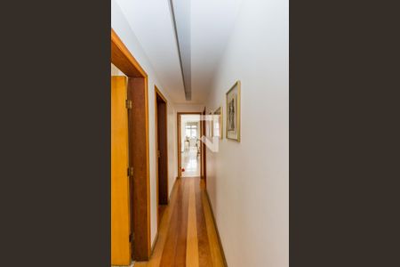 Apartamento à venda com 340m², 4 quartos e 4 vagasCorredor