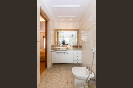 Apartamento à venda com 340m², 4 quartos e 4 vagasBanheiro da Suíte 1