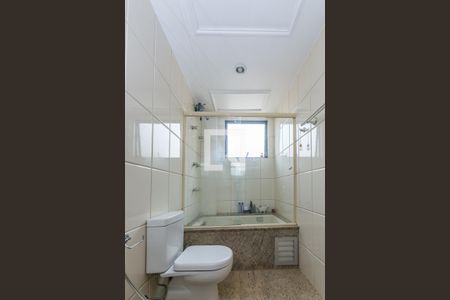 Apartamento à venda com 340m², 4 quartos e 4 vagasBanheiro da Suíte 1