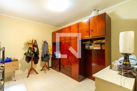 Casa à venda com 328m², 4 quartos e 4 vagasQuarto de Serviço