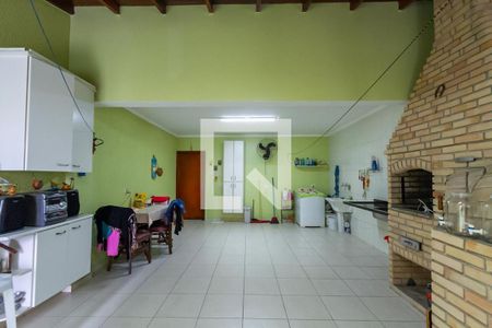 Casa à venda com 328m², 4 quartos e 4 vagasChurrasqueira e Área de Serviço