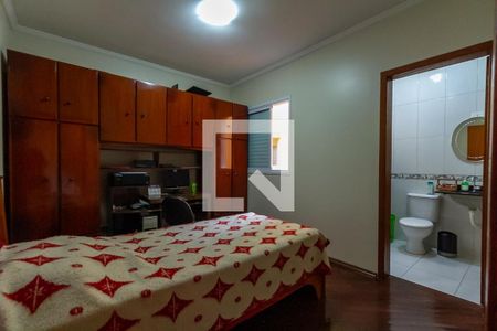 Casa à venda com 328m², 4 quartos e 4 vagasSuíte 2