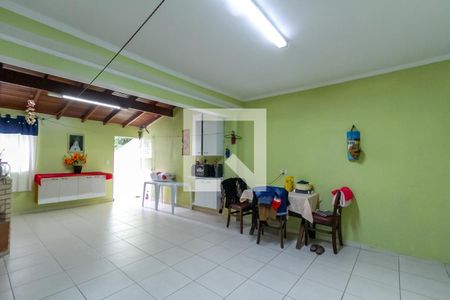 Casa à venda com 328m², 4 quartos e 4 vagasChurrasqueira e Área de Serviço