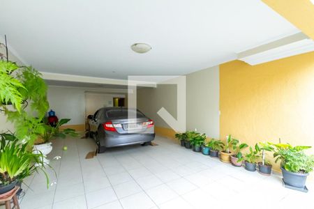 Casa à venda com 328m², 4 quartos e 4 vagasGaragem