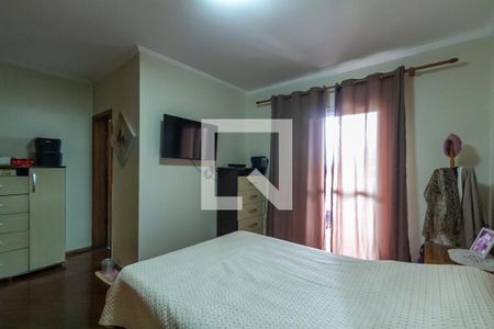 Casa à venda com 328m², 4 quartos e 4 vagasSuíte 1