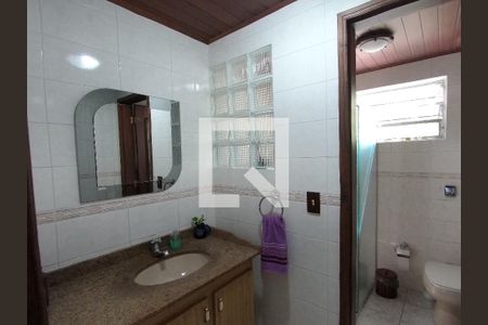 Casa à venda com 190m², 3 quartos e 2 vagasBanheiro