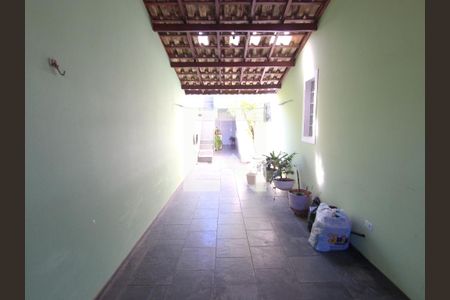 Casa à venda com 190m², 3 quartos e 2 vagasQuintal/Garagem