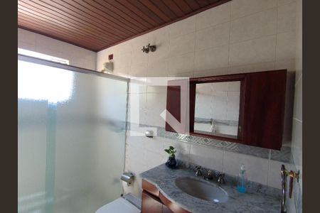 Casa à venda com 190m², 3 quartos e 2 vagasBanheiro andar de cima