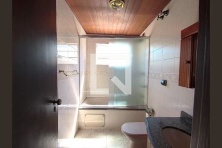 Casa à venda com 190m², 3 quartos e 2 vagasBanheiro da Suíte