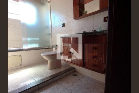 Casa à venda com 190m², 3 quartos e 2 vagasBanheiro da Suíte