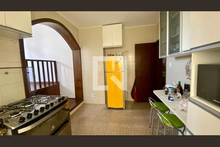 Casa para alugar com 250m², 3 quartos e 2 vagas Casa para alugar com 250m², 3 quartos e 2 vagasCozinha