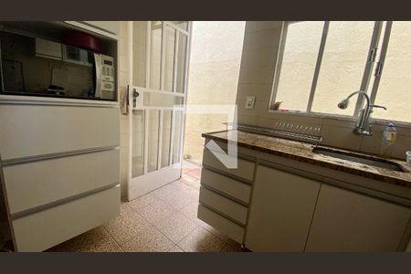 Casa para alugar com 250m², 3 quartos e 2 vagas Casa para alugar com 250m², 3 quartos e 2 vagasCozinha