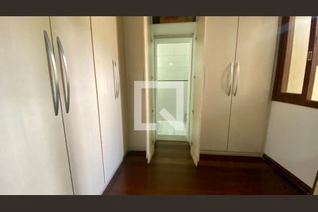 Quarto 1 de casa para alugar com 3 quartos, 250m² em Dom Cabral, Belo Horizonte