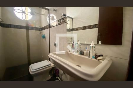 Banheiro Social de casa para alugar com 3 quartos, 250m² em Dom Cabral, Belo Horizonte