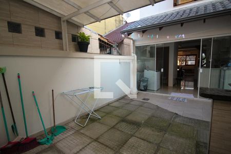 Varanda de casa à venda com 3 quartos, 100m² em Guarujá, Porto Alegre