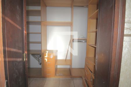 Casa à venda com 300m², 4 quartos e 3 vagasCloset da suíte