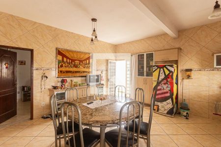 Casa para alugar com 256m², 2 quartos e 4 vagasCozinha