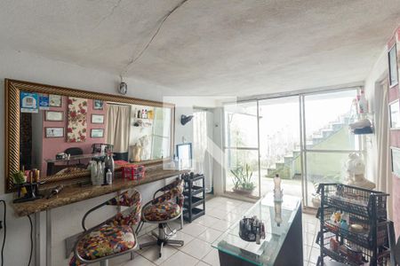Casa para alugar com 256m², 2 quartos e 4 vagasSalão