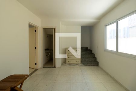 Sala de casa para alugar com 2 quartos, 45m² em Vila Invernada, São Paulo