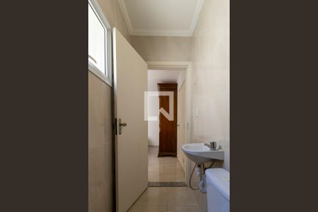 Banheiro da Suíte 1 de casa para alugar com 2 quartos, 45m² em Vila Invernada, São Paulo