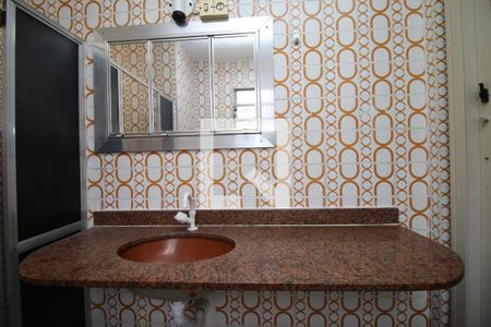 Banheiro de casa para alugar com 1 quarto, 50m² em Penha Circular, Rio de Janeiro