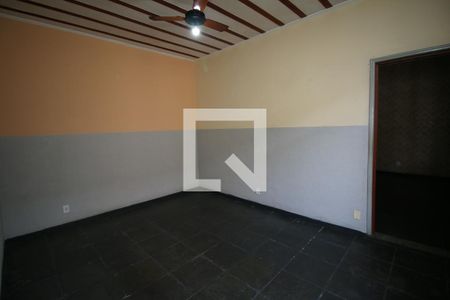 Sala de casa para alugar com 1 quarto, 50m² em Penha Circular, Rio de Janeiro