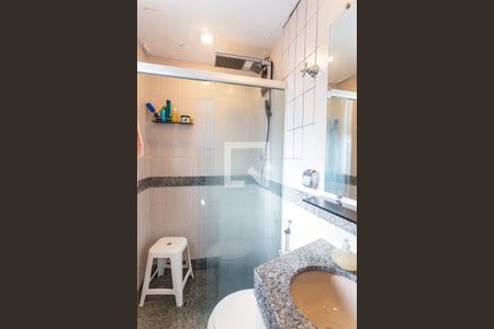 Banheiro da Suíte de apartamento à venda com 3 quartos, 80m² em Sion, Belo Horizonte