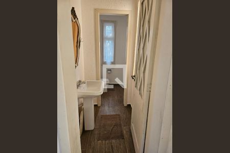 Casa à venda com 580m², 4 quartos e 5 vagas Casa à venda com 580m², 4 quartos e 5 vagasLavabo