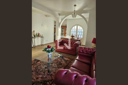 Casa à venda com 580m², 4 quartos e 5 vagas Casa à venda com 580m², 4 quartos e 5 vagasSala 1