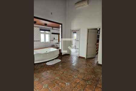 Casa à venda com 580m², 4 quartos e 5 vagas Casa à venda com 580m², 4 quartos e 5 vagasQuarto Suíte