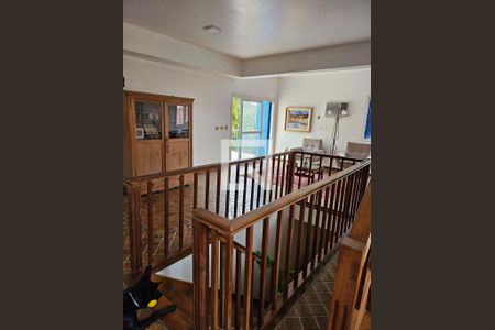 Casa à venda com 580m², 4 quartos e 5 vagas Casa à venda com 580m², 4 quartos e 5 vagasEscritório