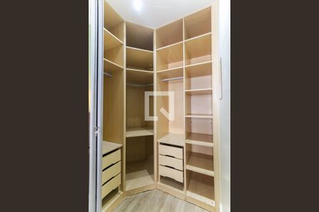 Apartamento para alugar com 83m², 3 quartos e 2 vagas Apartamento para alugar com 83m², 3 quartos e 2 vagasCloset da suíte
