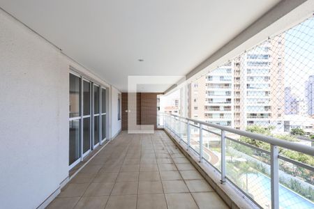 Sacada de apartamento à venda com 3 quartos, 200m² em Santa Teresinha, São Paulo