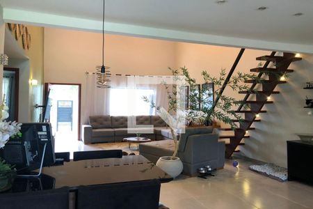 Casa de condomínio à venda com 360m², 2 quartos e 5 vagas Casa de condomínio à venda com 360m², 2 quartos e 5 vagasSala