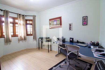 Casa à venda com 300m², 4 quartos e 4 vagasEscritório