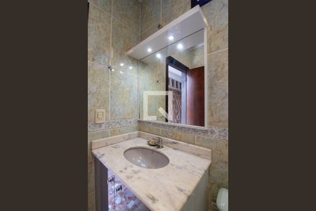 Casa à venda com 300m², 4 quartos e 4 vagasGaragem - Lavabo 