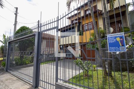 Casa à venda com 300m², 4 quartos e 4 vagasFachada