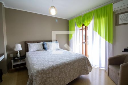 Casa à venda com 300m², 4 quartos e 4 vagasSuíte 