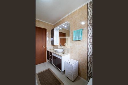 Casa à venda com 300m², 4 quartos e 4 vagasBanheiro da Suíte