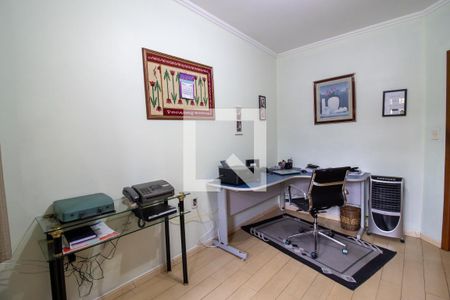 Casa à venda com 300m², 4 quartos e 4 vagasEscritório