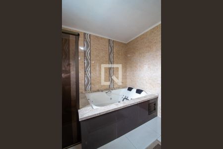 Casa à venda com 300m², 4 quartos e 4 vagasBanheiro da Suíte