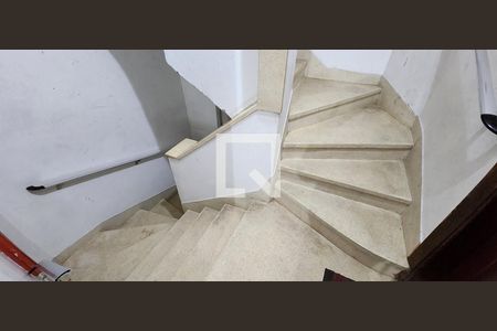 Apartamento para alugar com 30m², 1 quarto e sem vagaEscada