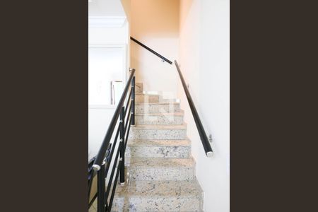 Escada de casa à venda com 3 quartos, 105m² em Utinga, Santo André