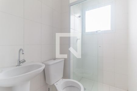 Banheiro de kitnet/studio para alugar com 1 quarto, 26m² em Botujuru, Mogi das Cruzes