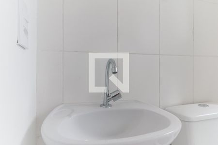 Banheiro de kitnet/studio para alugar com 1 quarto, 26m² em Botujuru, Mogi das Cruzes