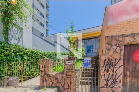 Casa à venda com 409m², 3 quartos e 1 vaga Casa à venda com 409m², 3 quartos e 1 vagaFachada