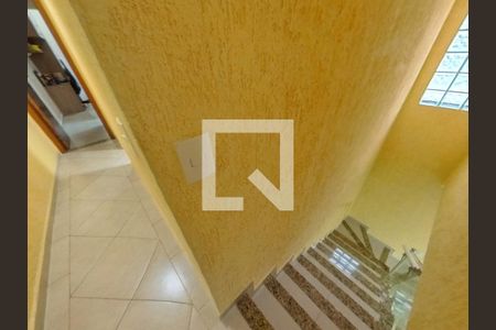 Casa à venda com 157m², 3 quartos e 3 vagasEscada