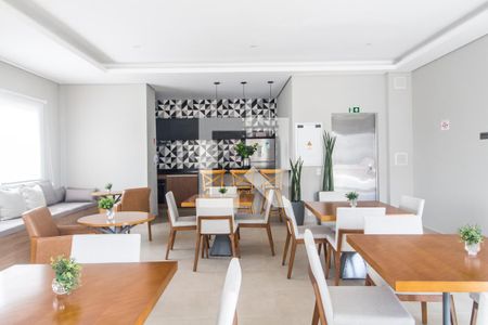 Apartamento à venda com 57m², 2 quartos e 1 vaga Apartamento à venda com 57m², 2 quartos e 1 vagaÁrea comum - Salão de festas