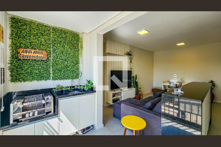 Apartamento à venda com 57m², 2 quartos e 1 vaga Apartamento à venda com 57m², 2 quartos e 1 vagaVaranda-Área de Serviço